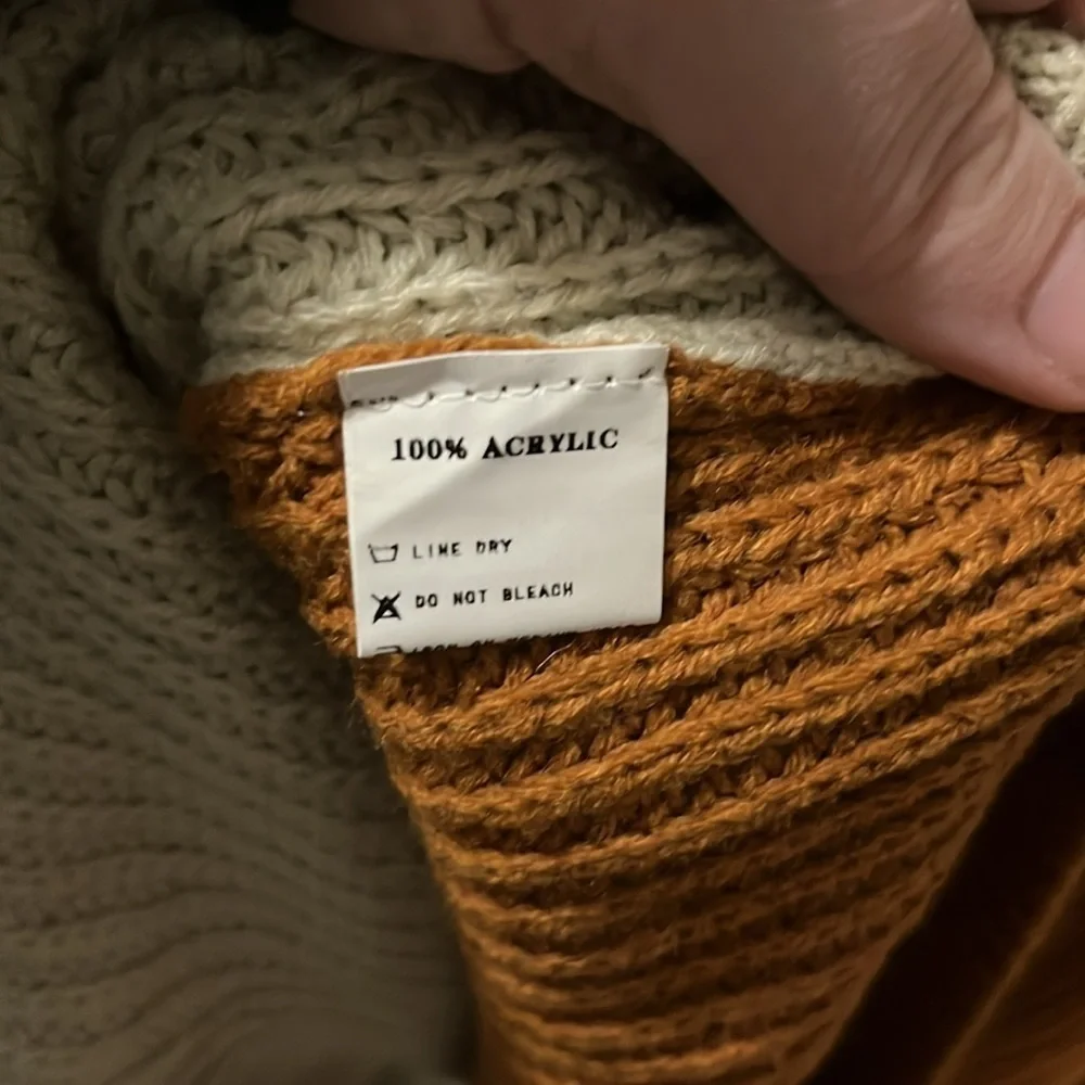 Miss Sparkling Size Medium Cream/Tan/Dark Orange Sweater - Picture 6 of 6